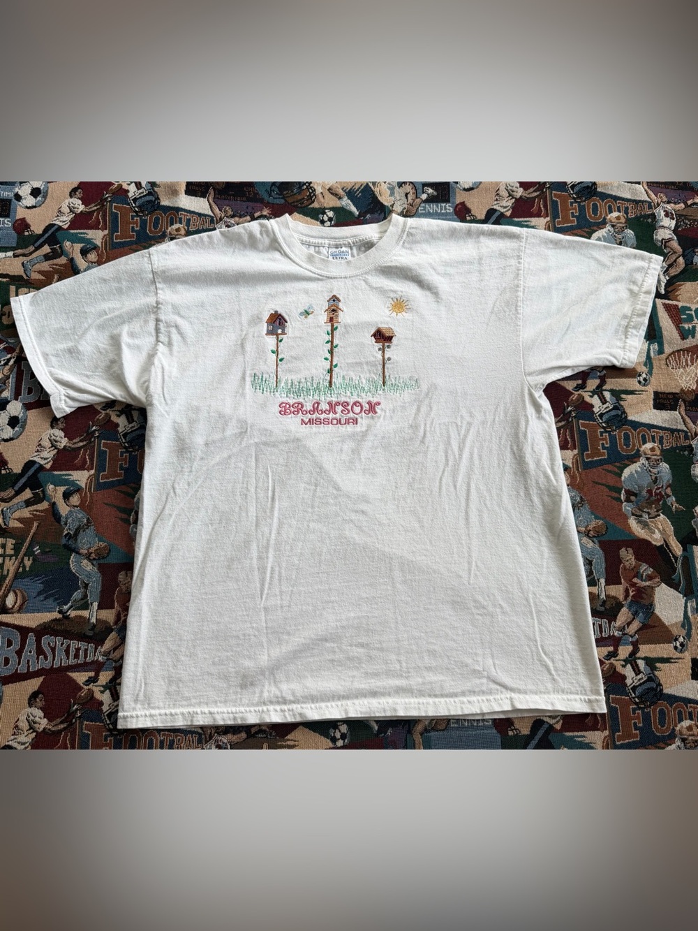 Vintage 90s Women’s Gildan Branson Missouri Birdhouse White Graphic T-shirt